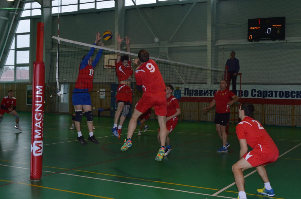 Состоялась первая игра в рамках V Турнира Любительской волейбольной Лиги Саратовской области